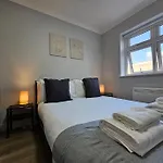 Shepherd\'S Bush Modern Flat