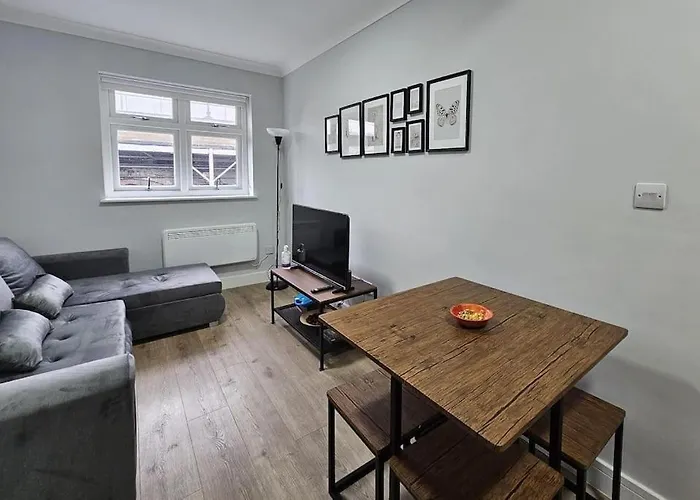 Shepherd\'S Bush Modern Flat
