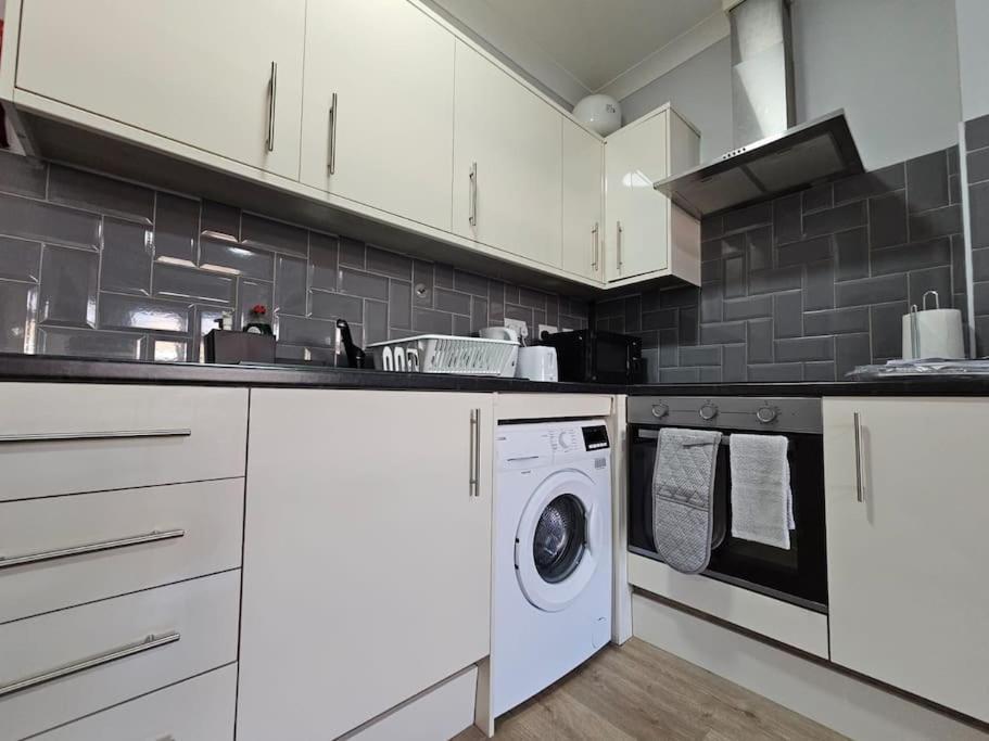 Shepherd's Bush Modern Flat Appartamento *